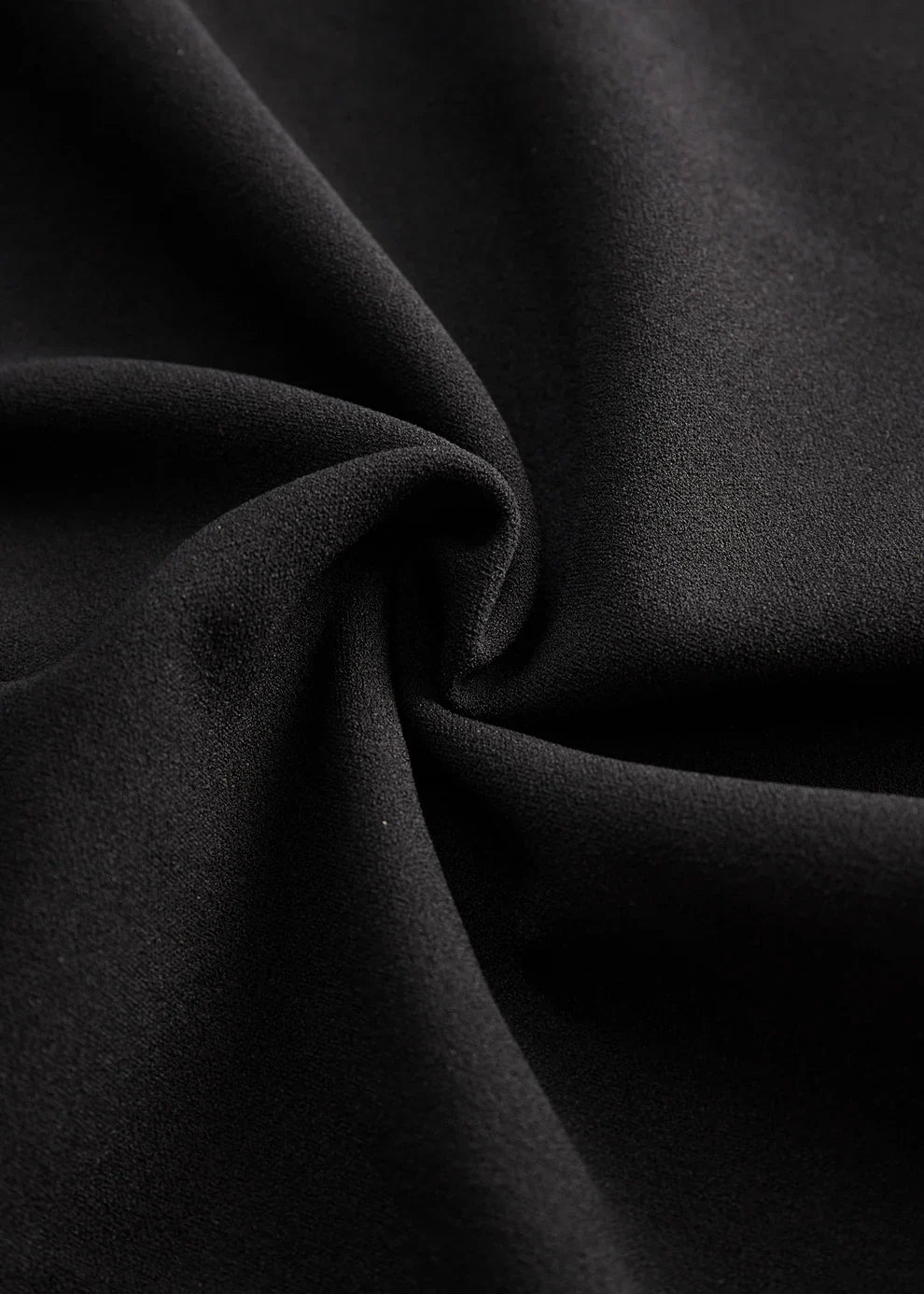 Naomi | Vestido negro refinado con cinturón