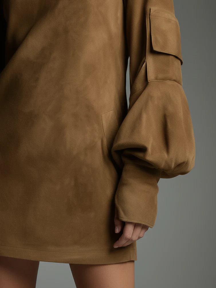 Beli ║ Minivestido holgado de ante con cuello alto